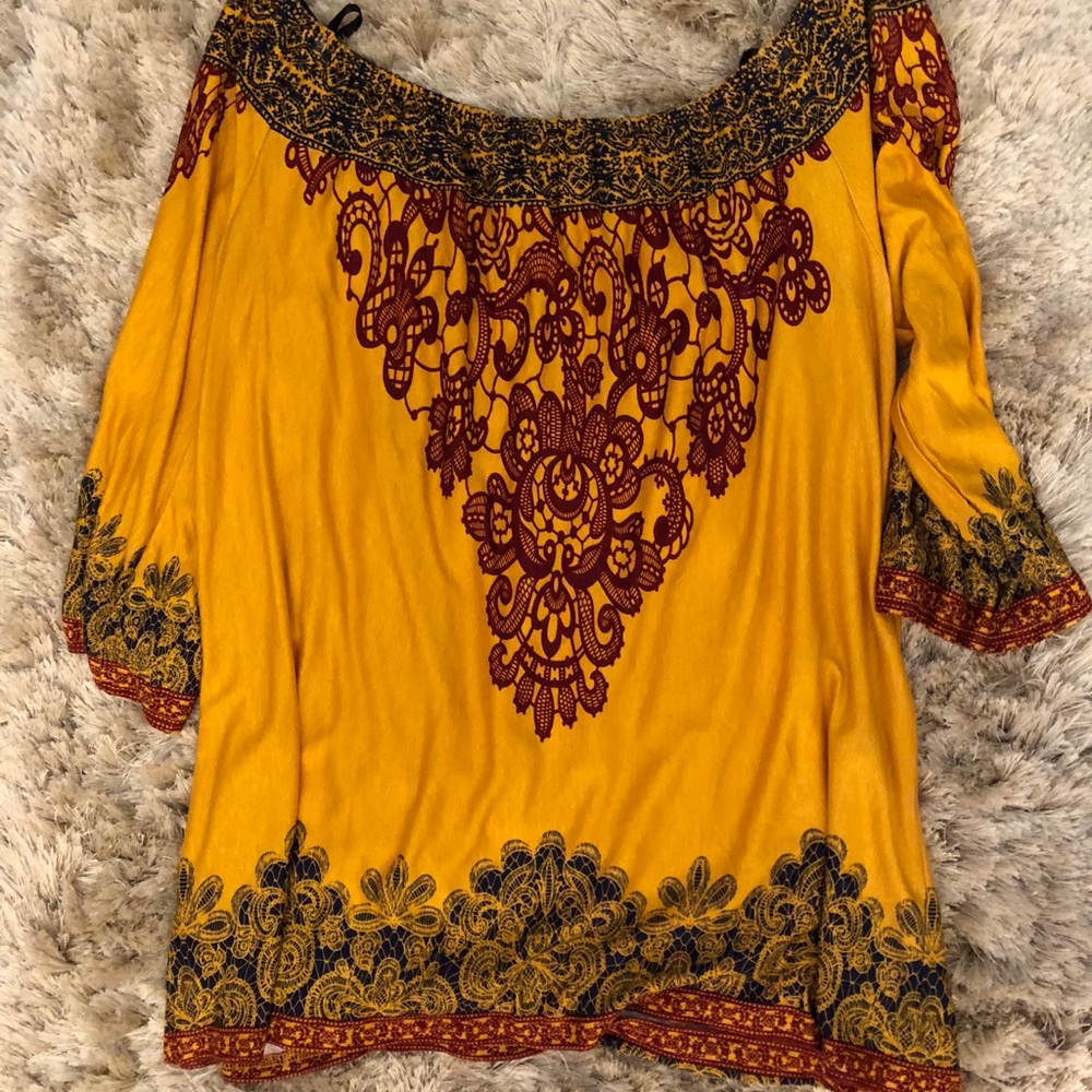 Yellow tee - Picture 4 of 4